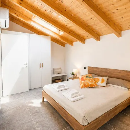 Andrea Vista Apartment Gera Lario