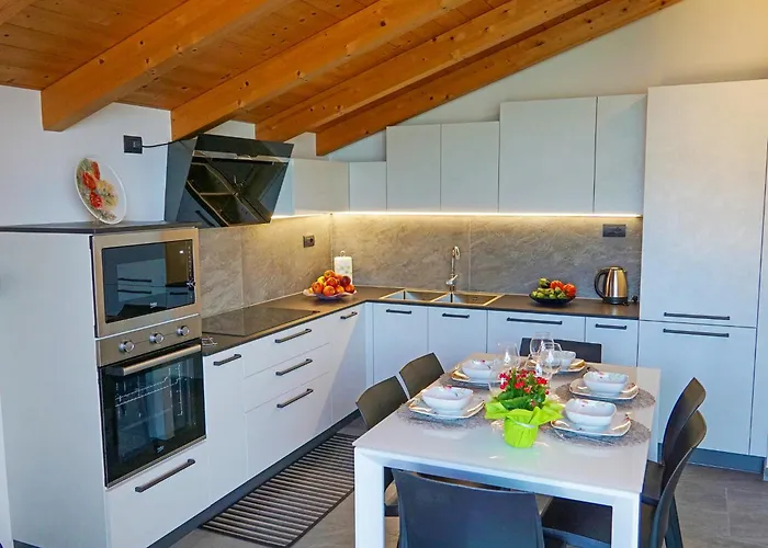 Appartement Andrea Vista *